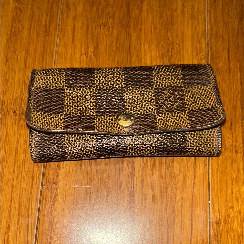 Louis Vuitton Brown and Tan Checkered Key Holder